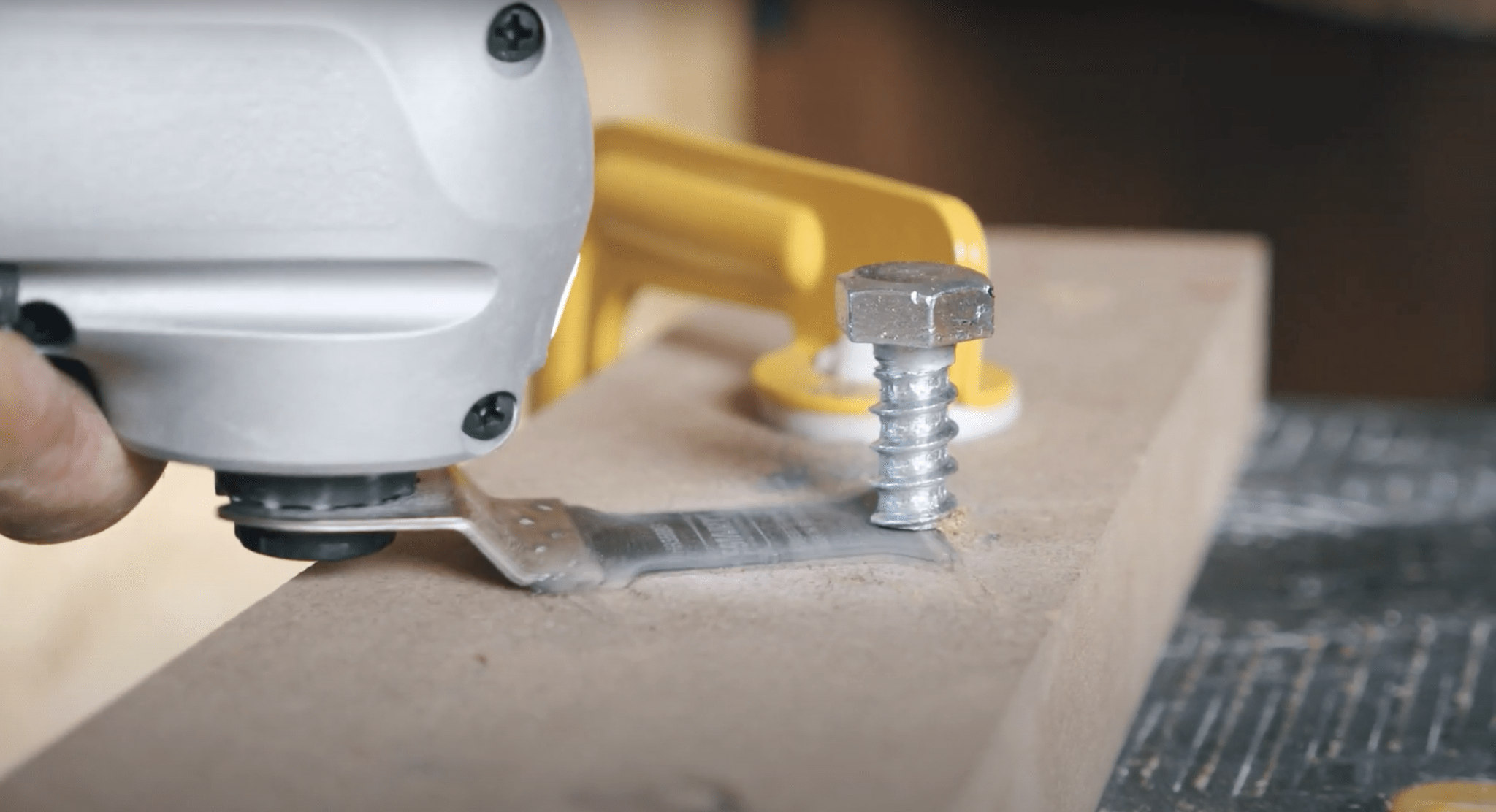 How to cut bolts with a multitool