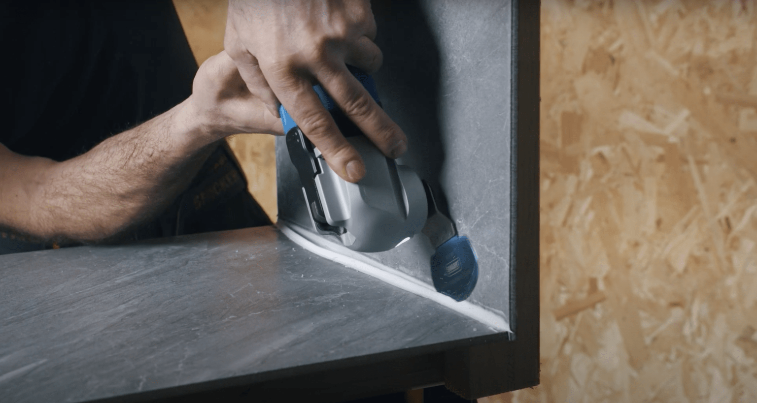 How to remove silicone sealant with a multitool