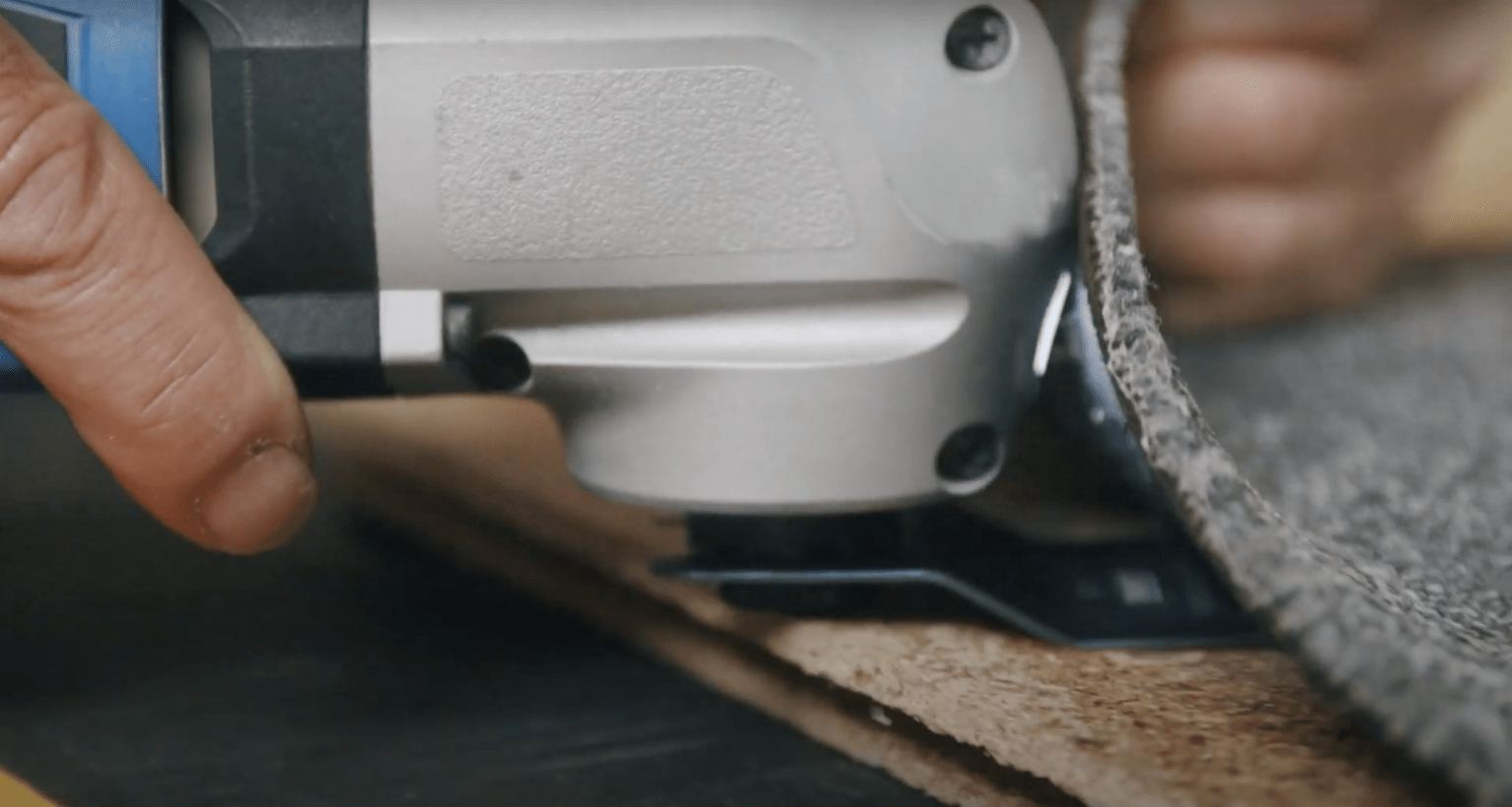 How to remove carpet tiles with a multitool